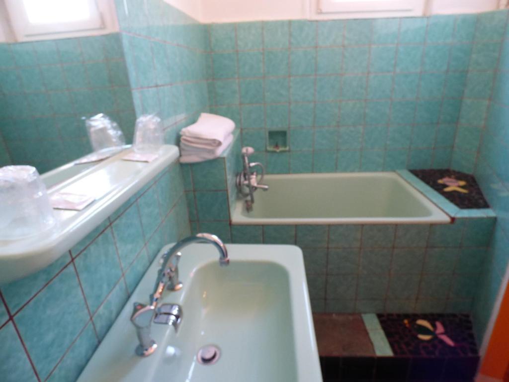 Hotel Peron Marseille Phòng bức ảnh